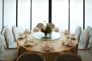 Breakfast, lunch and dinner served  - Asia Pacific Hotel Beitou (New Taipei City)