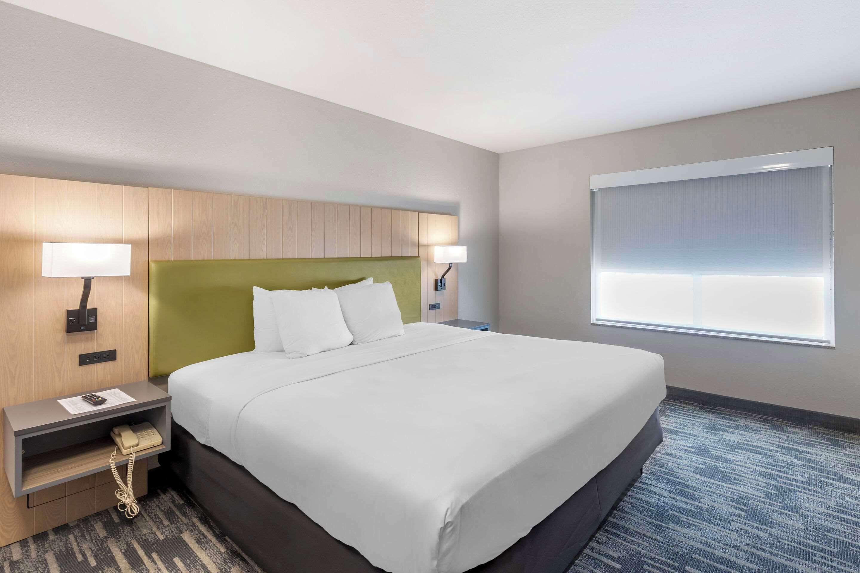 1 bedroom, premium bedding, pillow-top beds, in-room safe