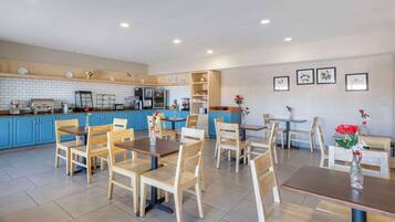 Desayuno para llevar incluido todos los días