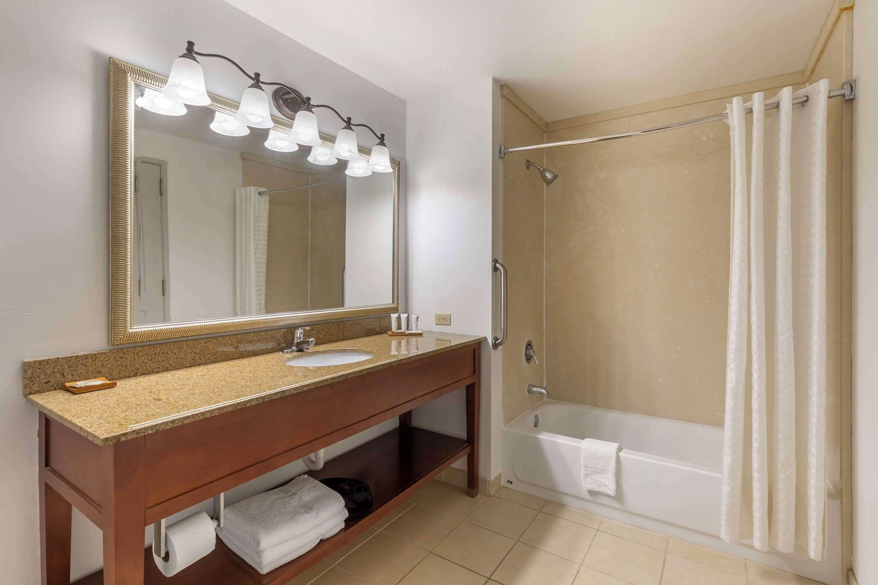 suite, 1 bedroom, non smoking | 1 bedroom, premium bedding, pillow-top beds, in-room safe