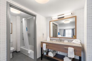 Two queen studio sofabed | Bathroom - Hampton Inn & Suites New Castle (New Castle)