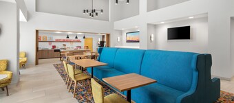Hampton Inn & Suites New Castle