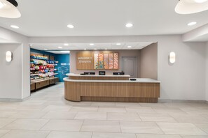 Lobby - Hampton Inn & Suites New Castle (New Castle)