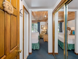 2 Queen Beds