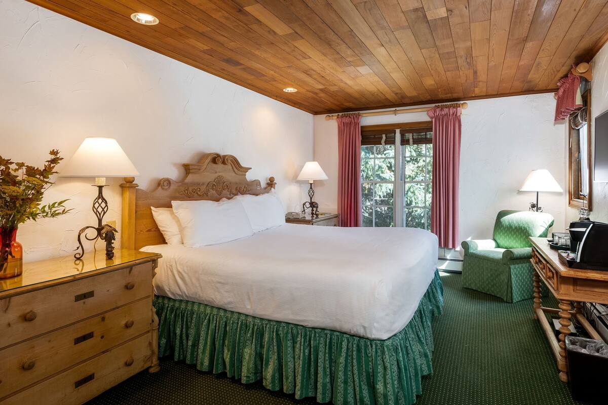 Room (Village View King Room) | In-room safe, WiFi (free), alarm clocks, individually decorated