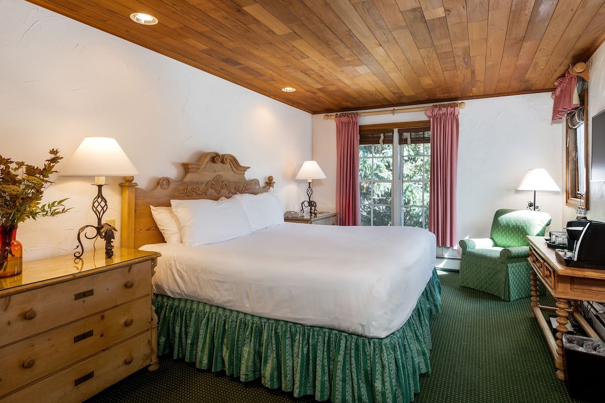 Room (Village View King Room) | In-room safe, individually decorated, individually furnished, free WiFi