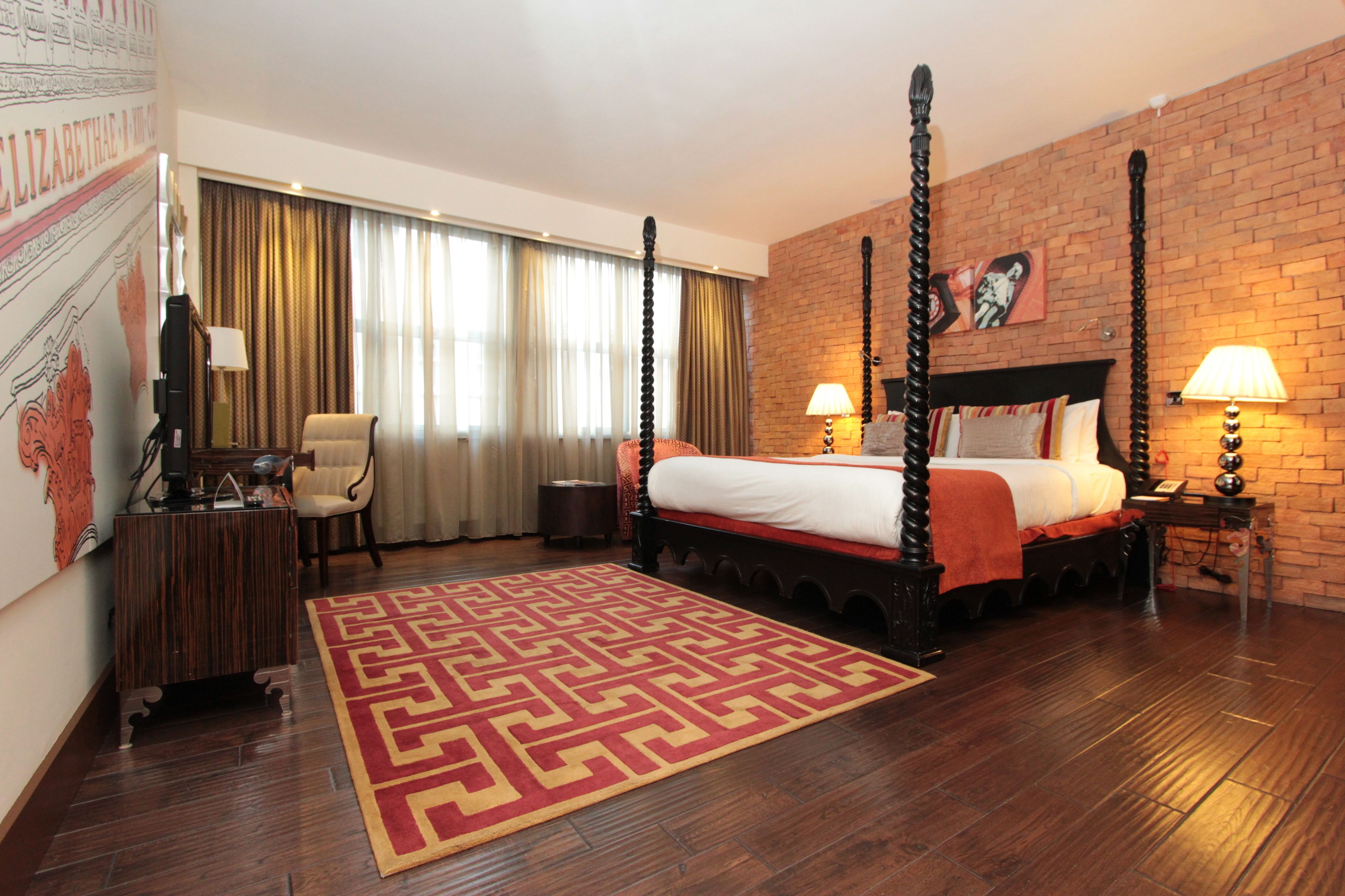 premium room, 1 king bed | 1 bedroom, minibar, in-room safe, individually decorated