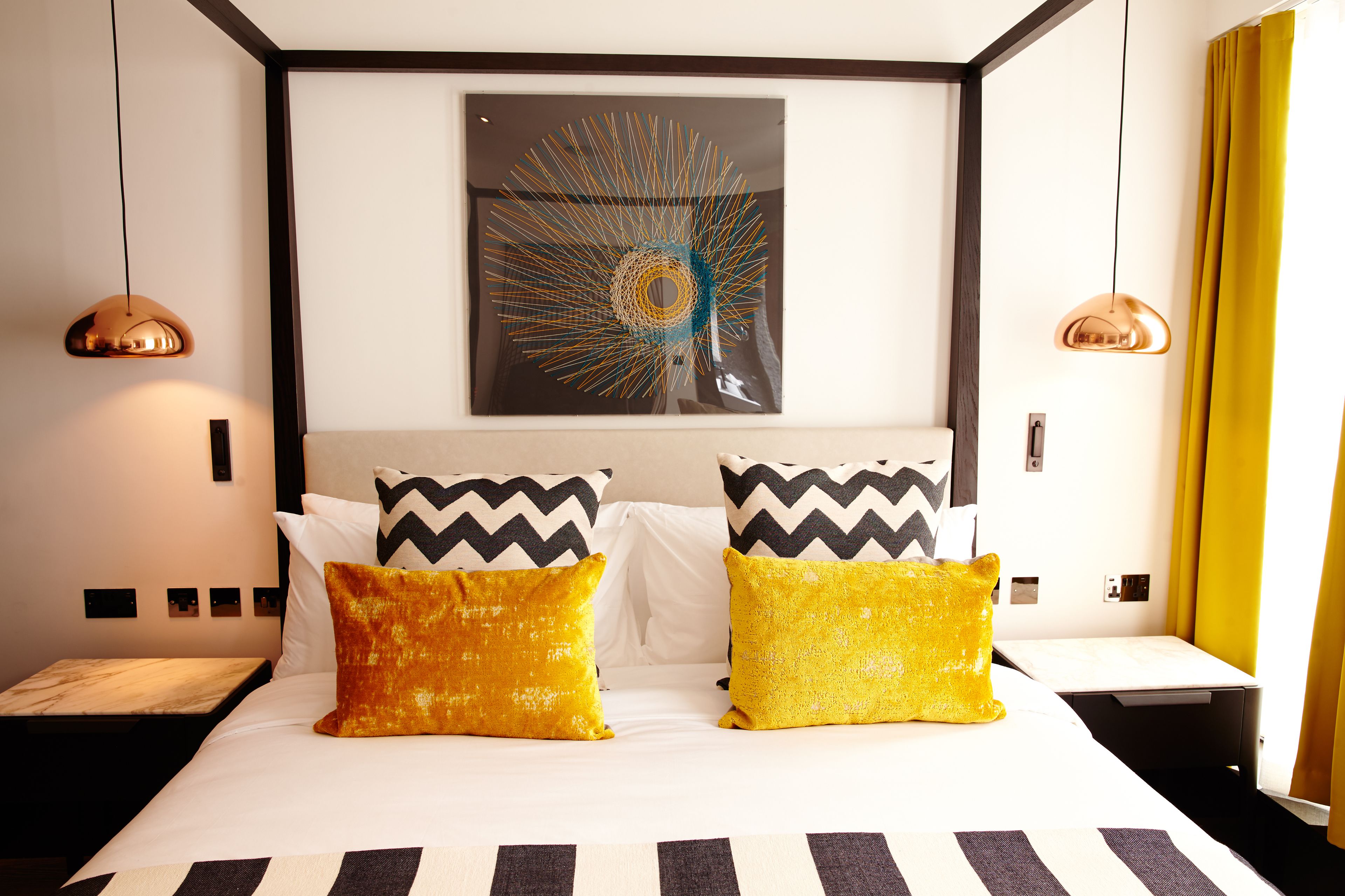 standard room, 1 king bed, city view | 1 bedroom, minibar, in-room safe, individually decorated