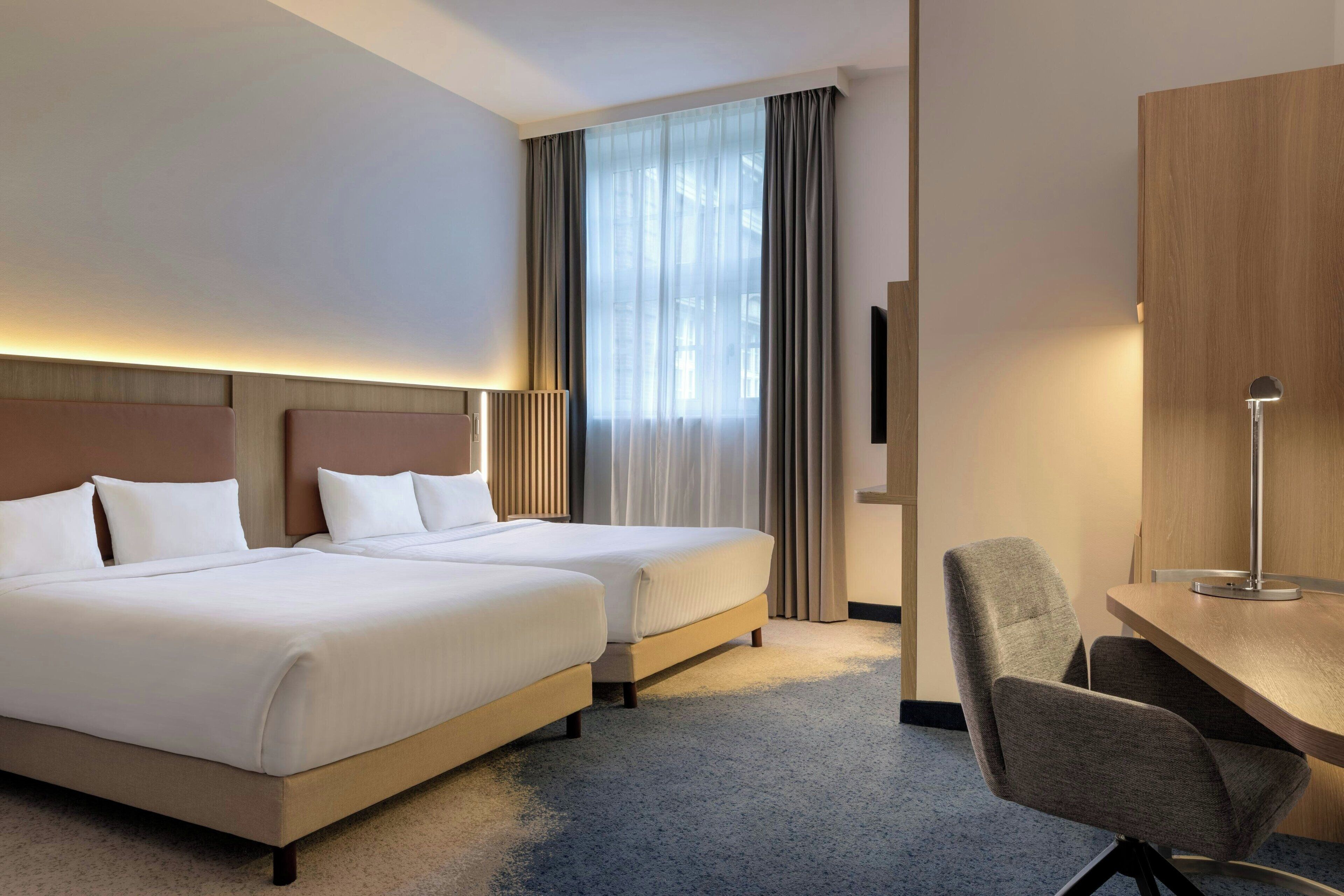 Habitación Confort, 2 camas matrimoniales | Ropa de cama de alta calidad y camas con pillow-top 