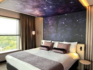 Suite, hidromasaje | Ropa de cama hipoalergénica y caja de seguridad en la habitación