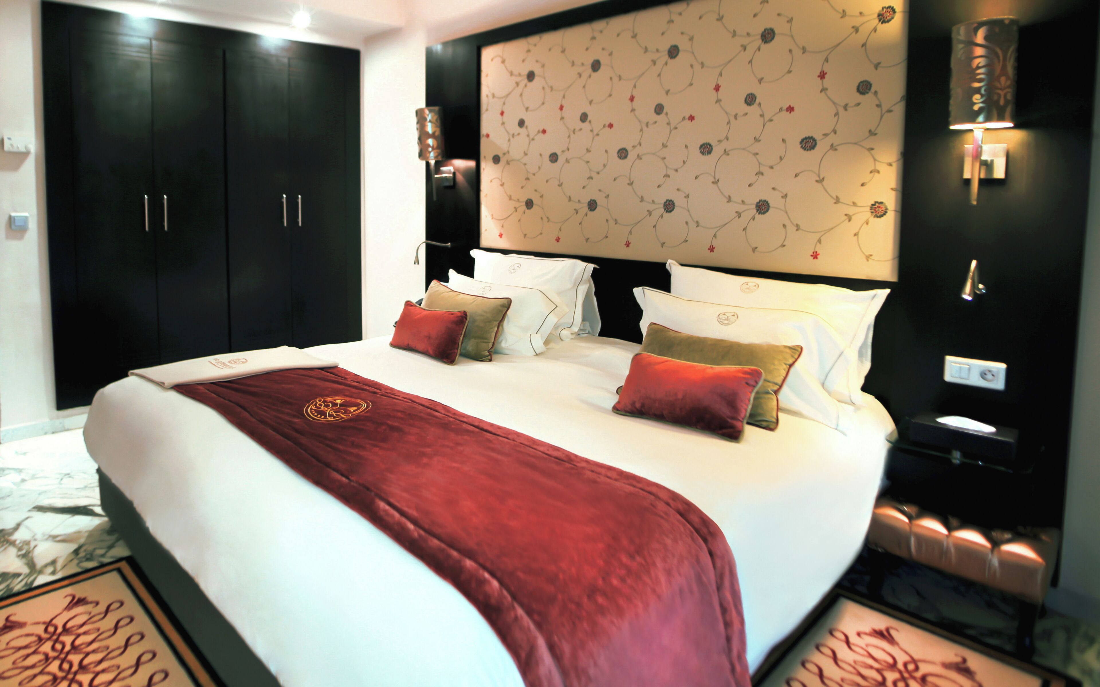 Egyptian cotton sheets, premium bedding, Tempur-Pedic beds, minibar