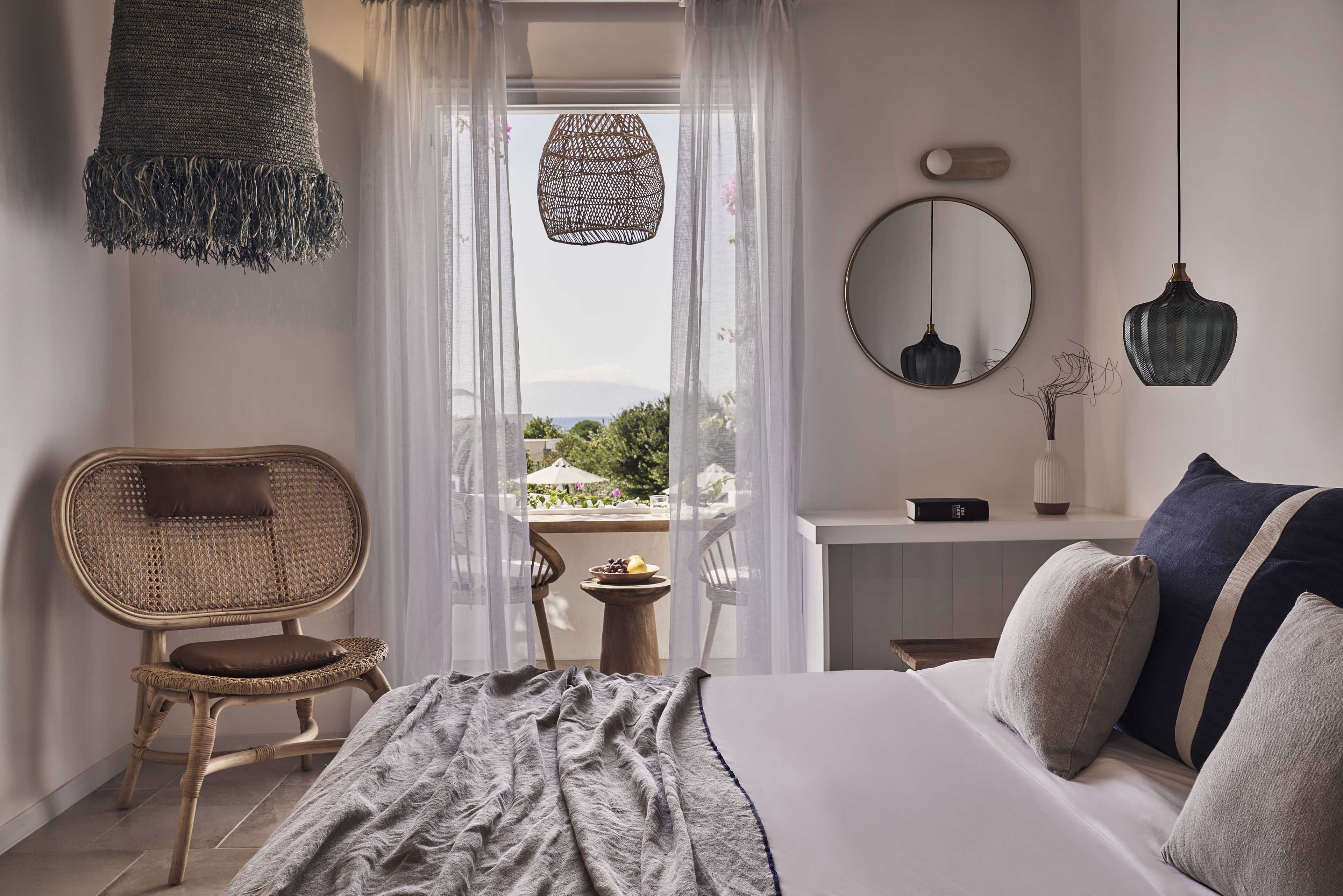 standard room, sea view | minibar, in-room safe, individually decorated, individually furnished