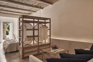 Studio Suite, Private Pool | Minibar, in-room safe, individually decorated, individually furnished - Dionysos Sea Side Resort (Ios)