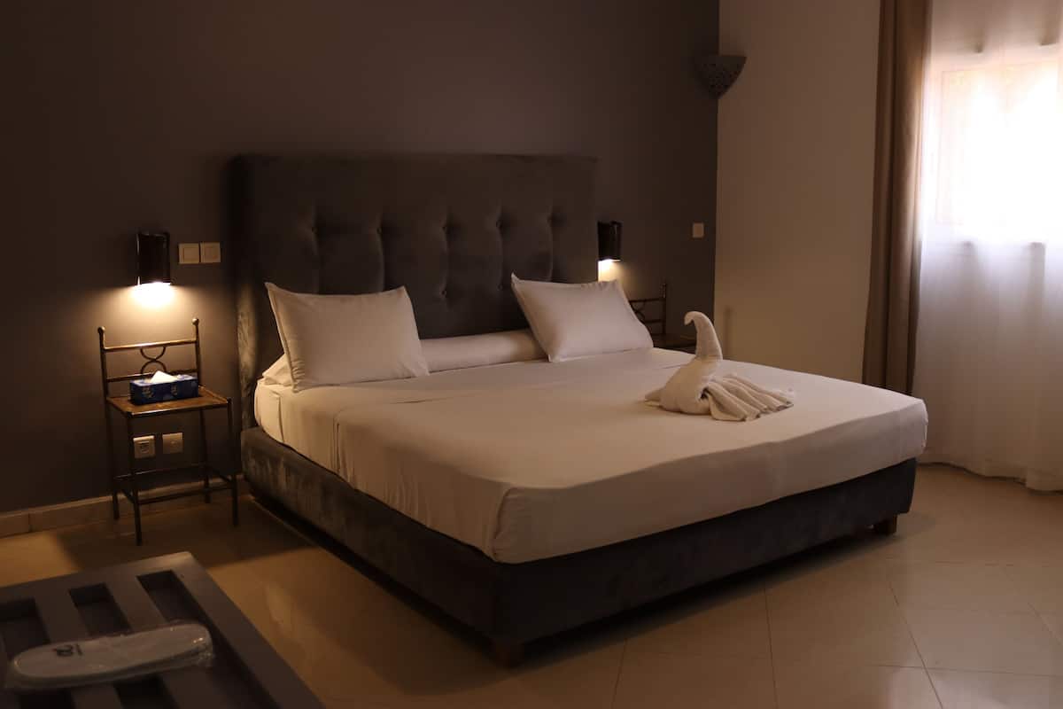 Suite | 1 bedroom, Egyptian cotton sheets, Tempur-Pedic beds, minibar
