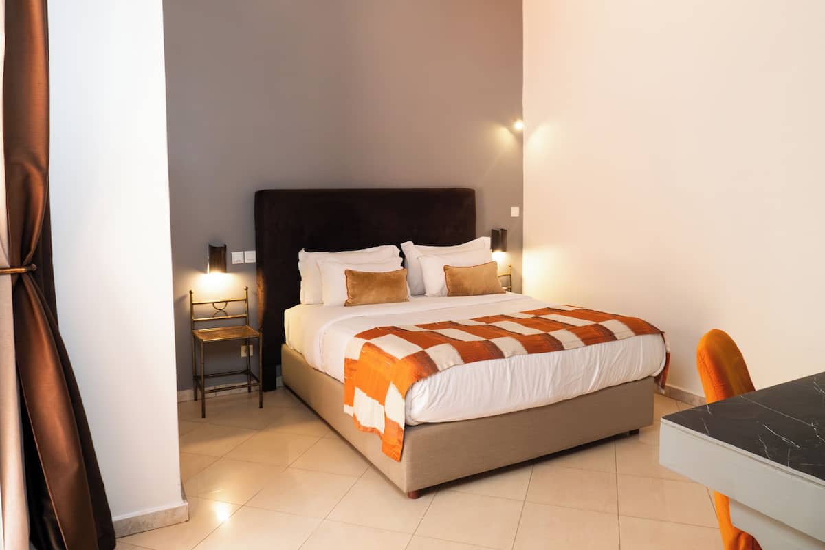 Suite | Egyptian cotton sheets, Tempur-Pedic beds, minibar, in-room safe