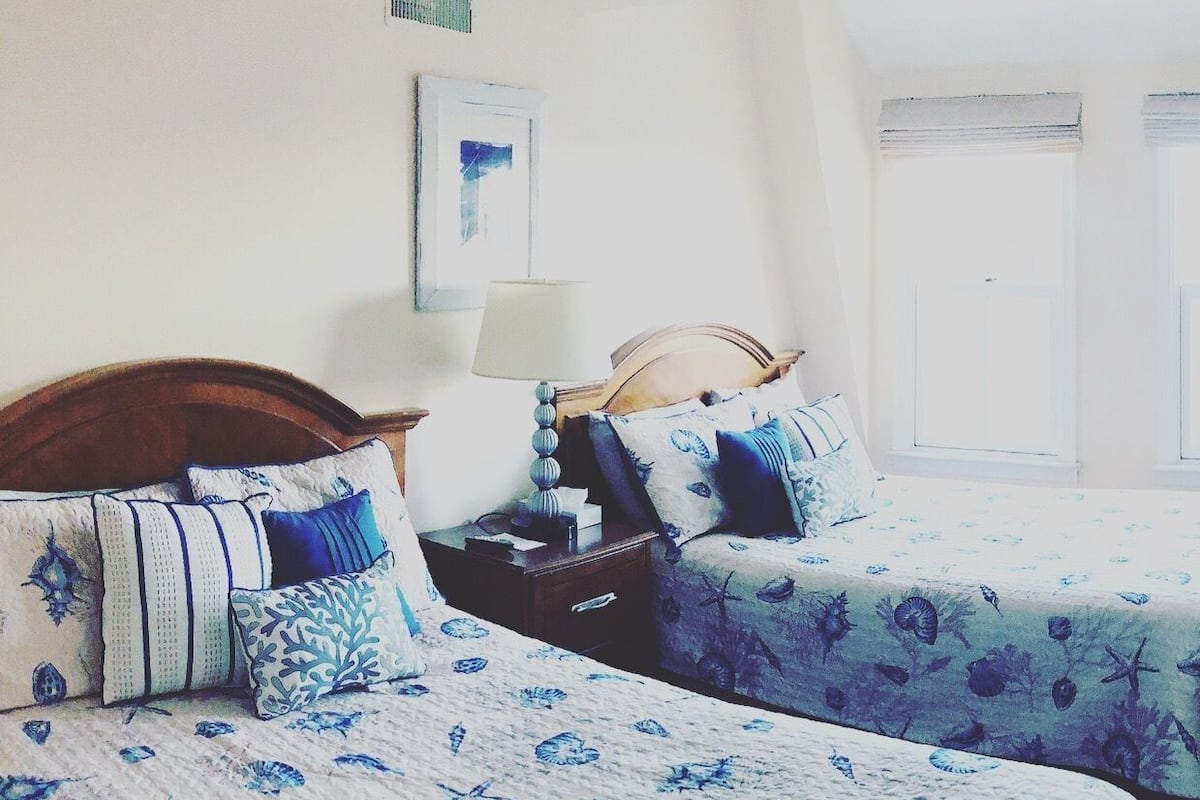 Iron/ironing board (on request), rollaway beds, WiFi (free)