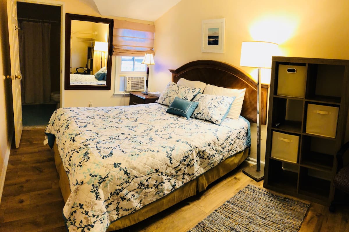 Queen Bed | Individually decorated, individually furnished, iron/ironing board