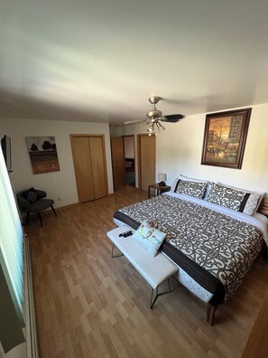 Apartamento exclusivo, 2 quartos, para não fumantes, vista para a montanha | Cortinas blackout, ferros/tábuas de passar roupa, Wi-Fi de cortesia