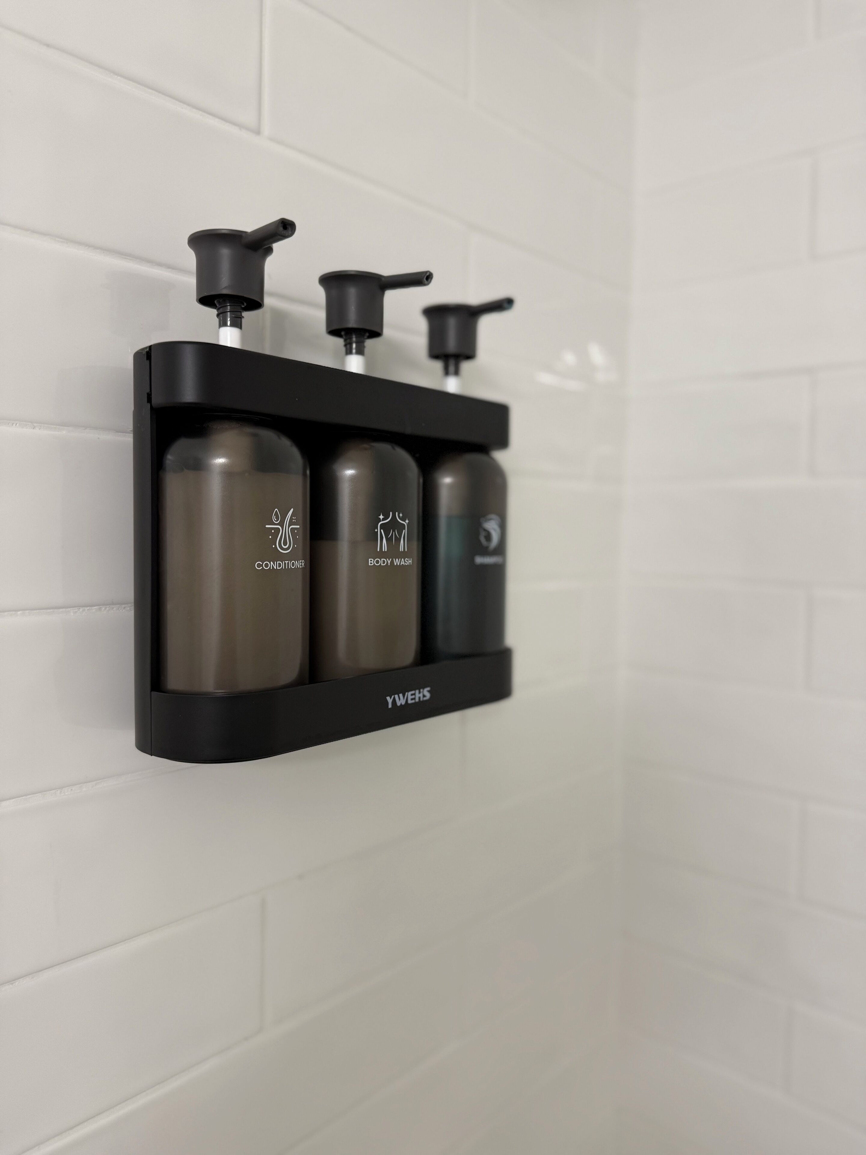 deluxe room | bathroom | free toiletries, hair dryer, towels