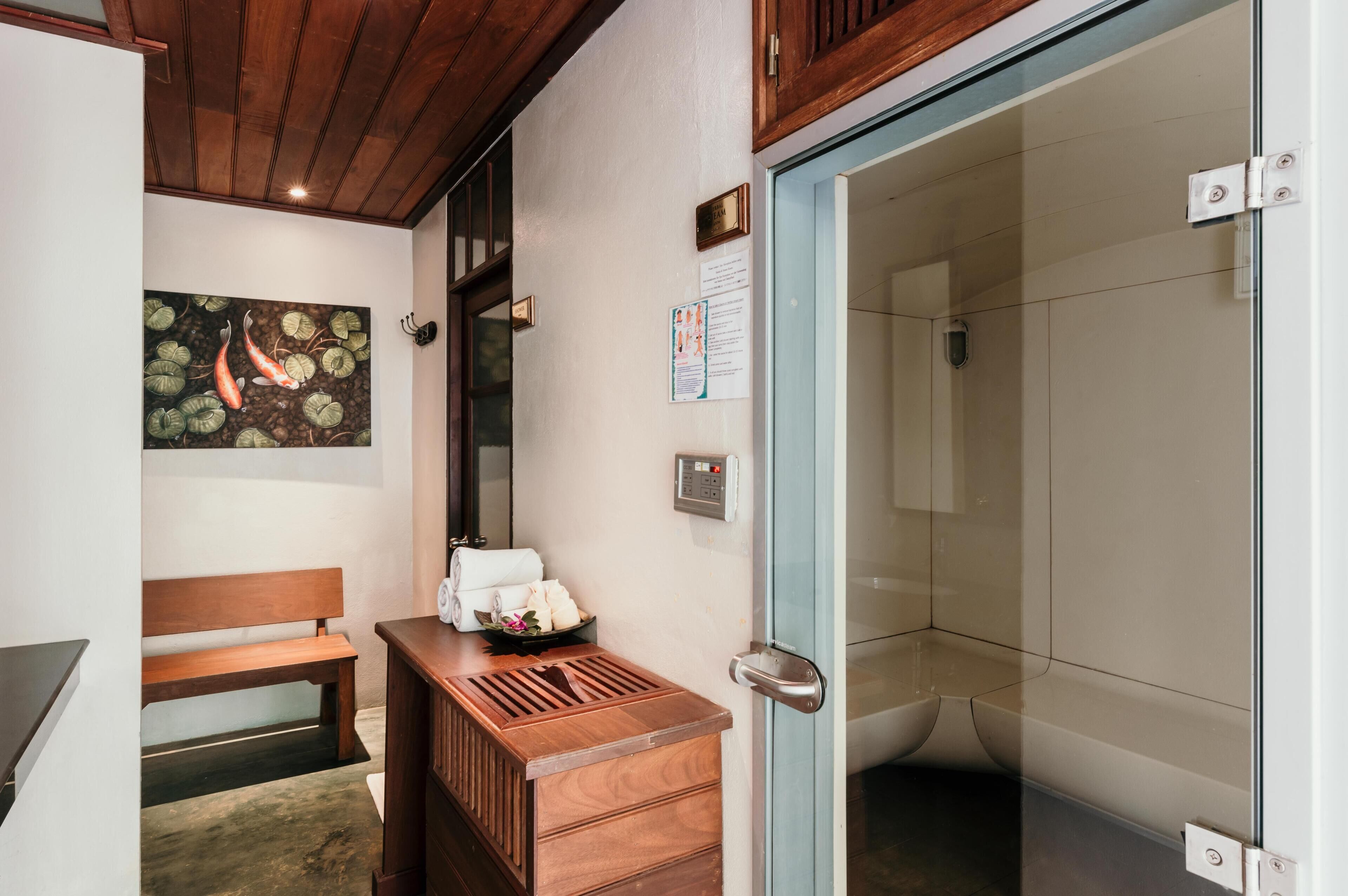 sauna, steam room, turkish bath/hammam, body treatments, aromatherapy