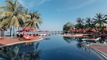 2 piscinas al aire libre (de 07:00 a 19:00), sombrillas, tumbonas