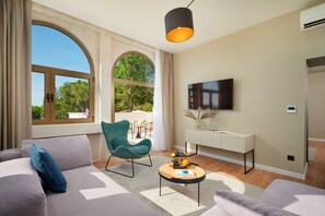 Deluxe Suite, Terrace, Sea View (Smart Lobby Suite) | Living area