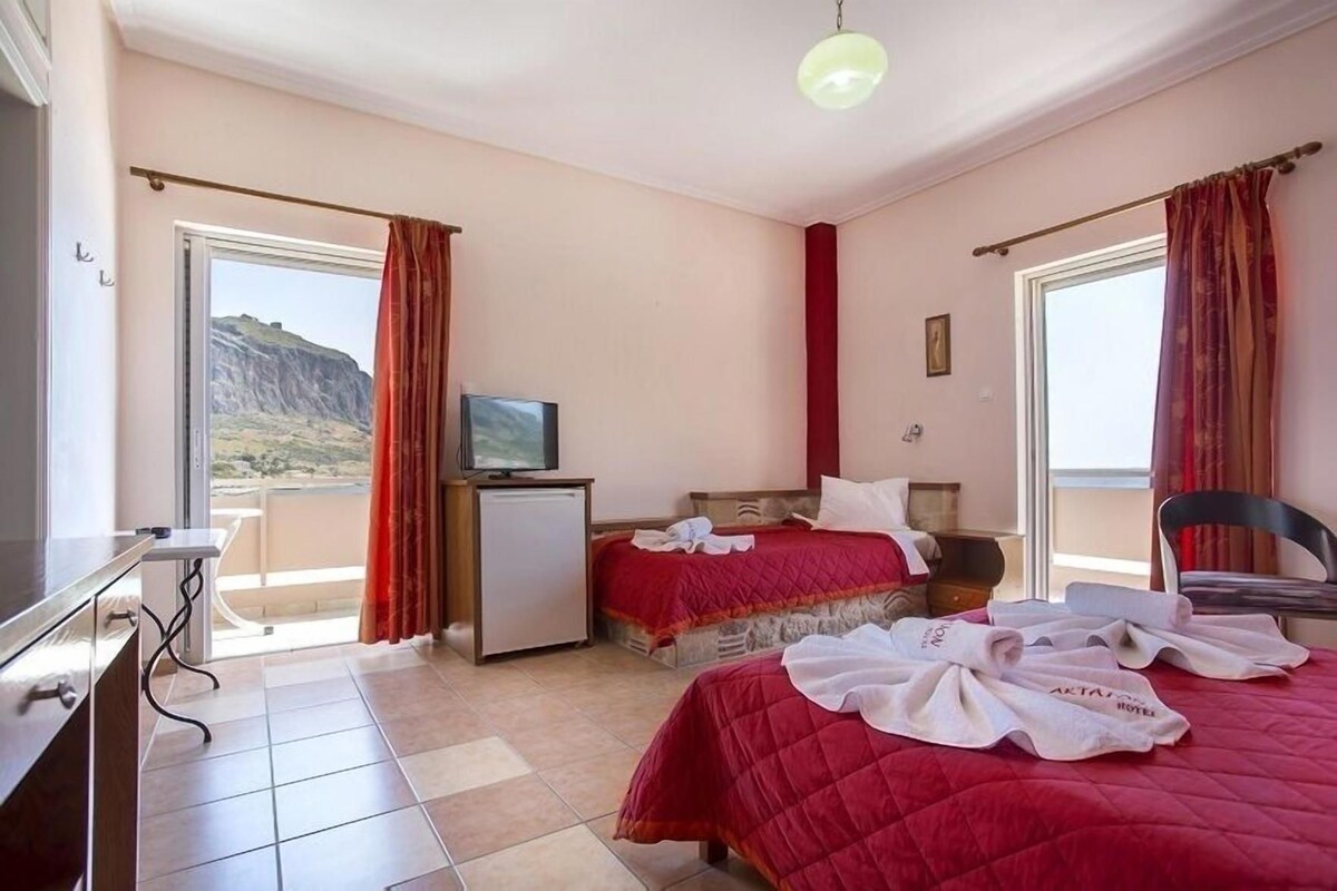 Minibar, in-room safe, iron/ironing board, rollaway beds
