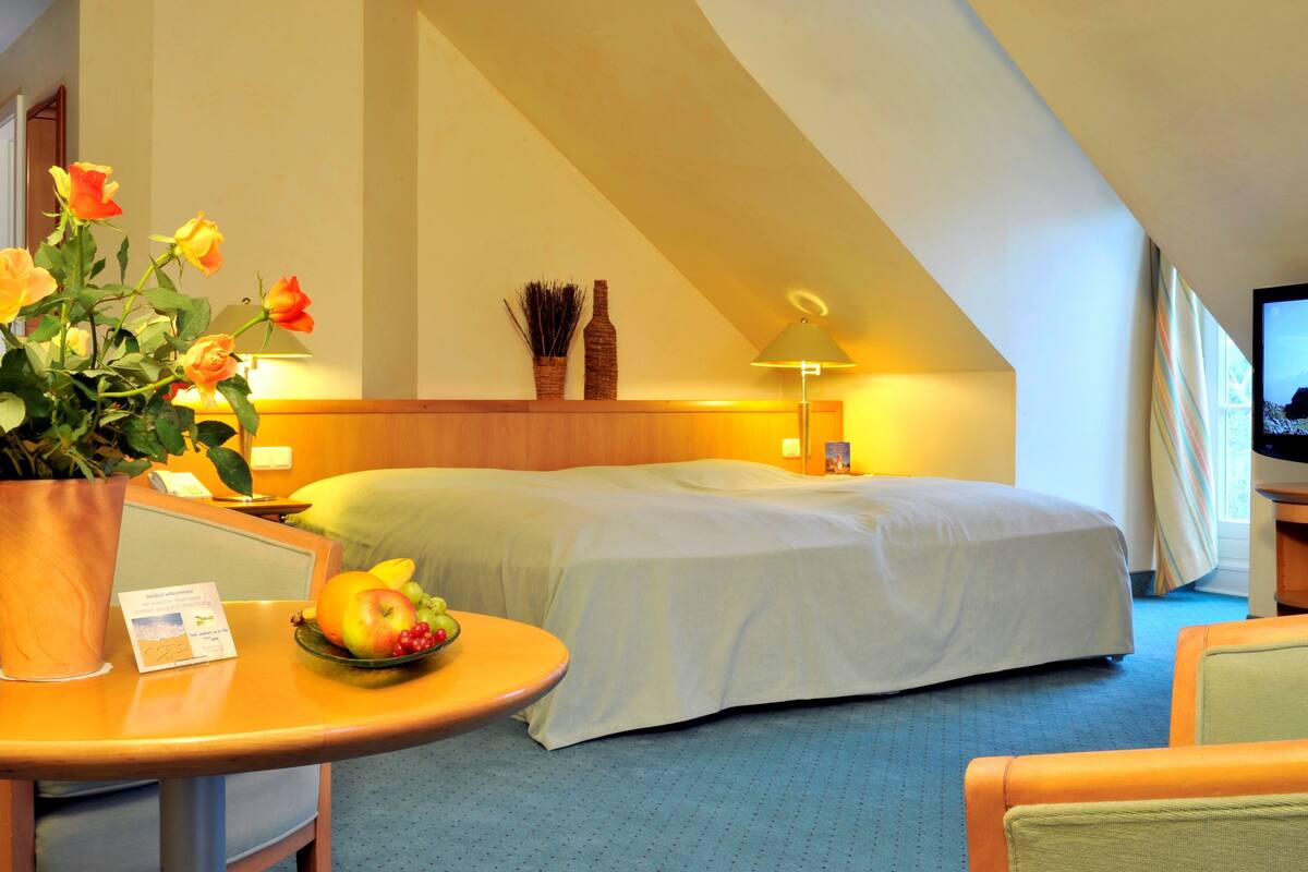 Junior Suite | Premium bedding, minibar, in-room safe, individually decorated