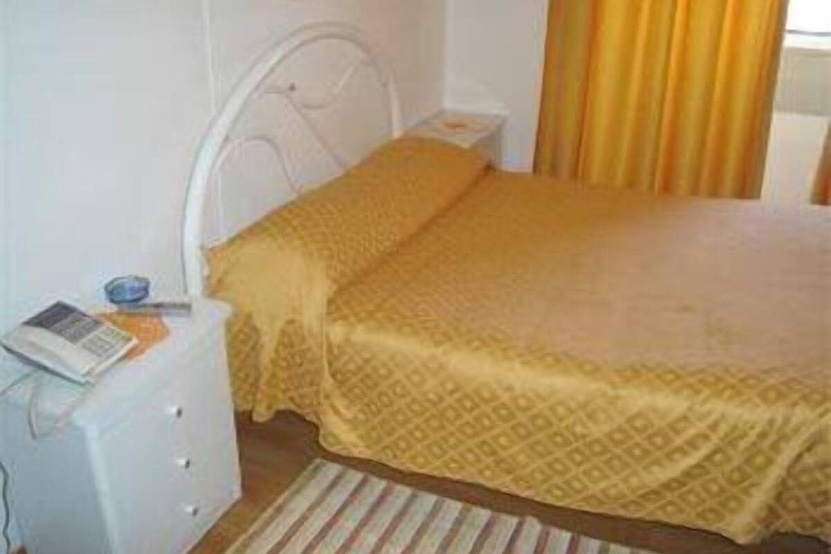 Double Room, Shared Bathroom, City View (Rossio Square) | Blackout drapes, rollaway beds (surcharge), WiFi (free)