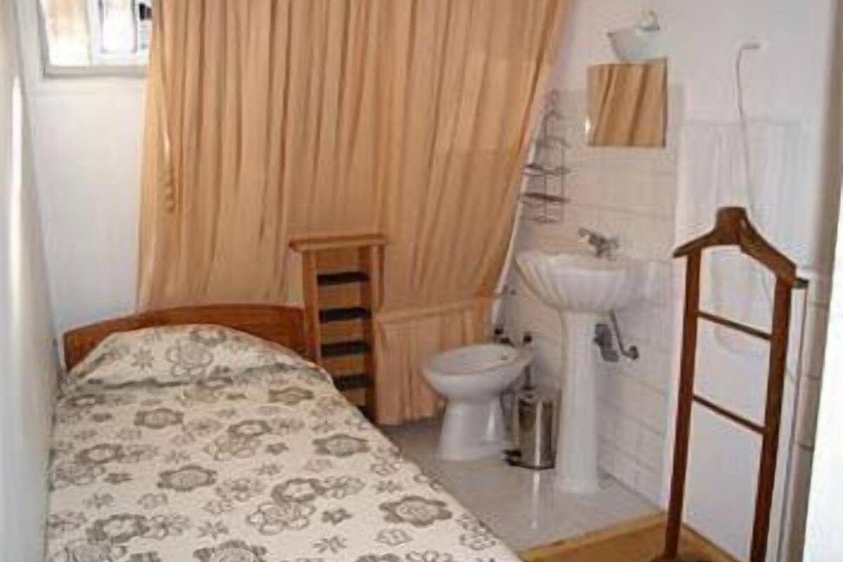 Single Room, Shared Bathroom | Blackout drapes, rollaway beds (surcharge), WiFi (free)