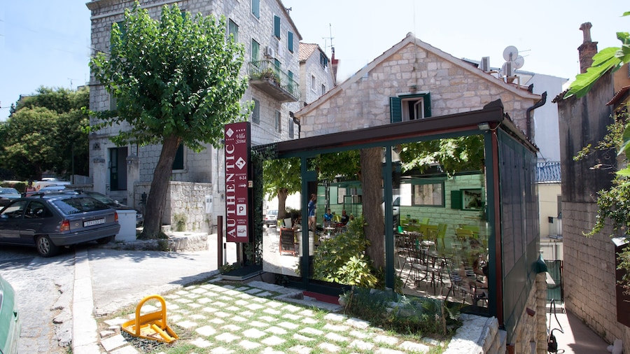 Authentic Luxury Rooms