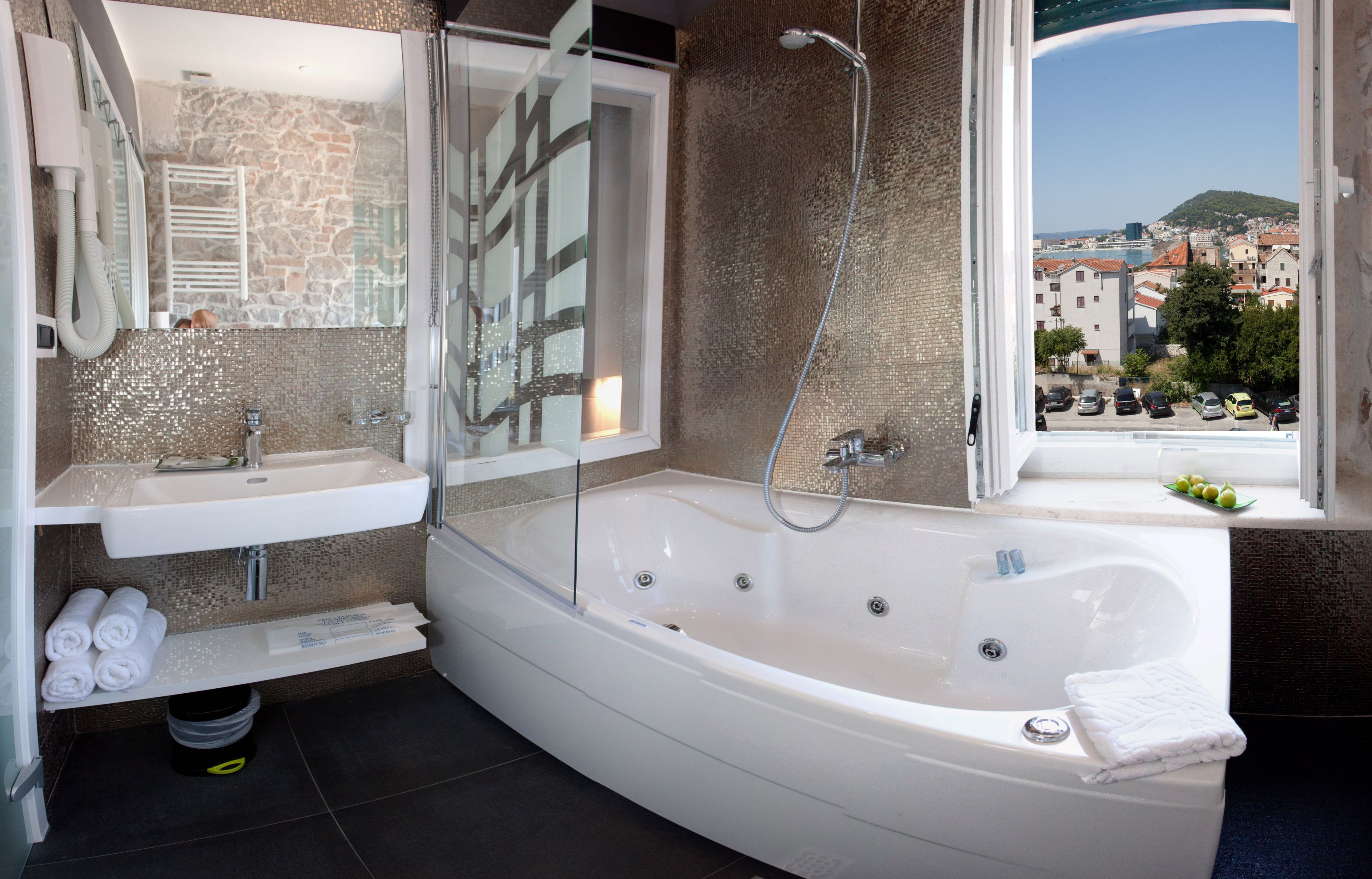 Photo - Authentic Luxury Rooms