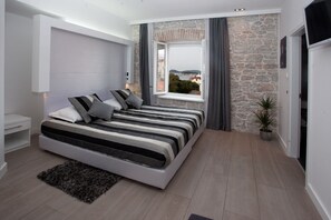 Premium bedding, minibar, in-room safe, individually decorated - Authentic Luxury Rooms (Split)