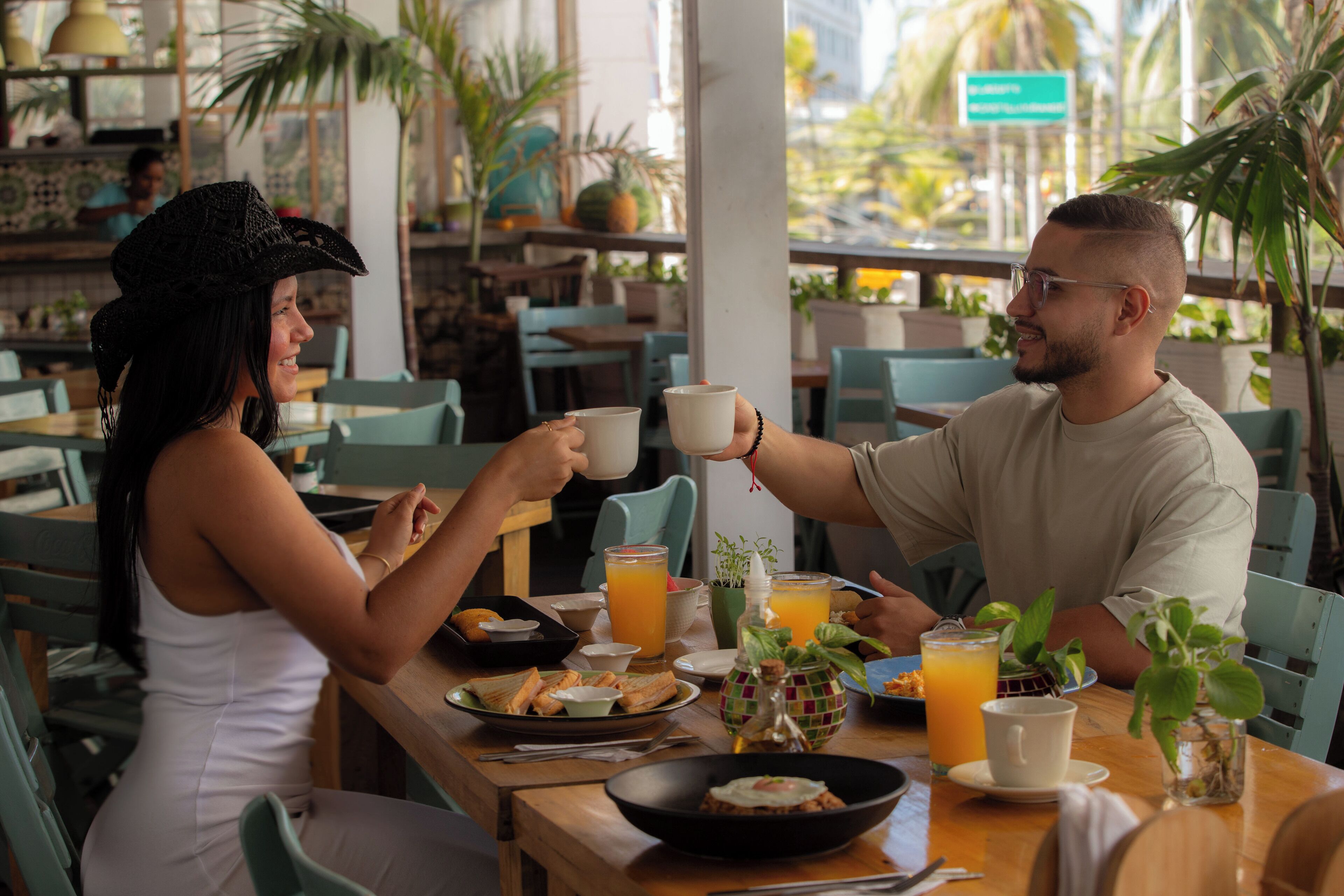 فطور مطهو حسب الطلب مجانًا يوميًا
