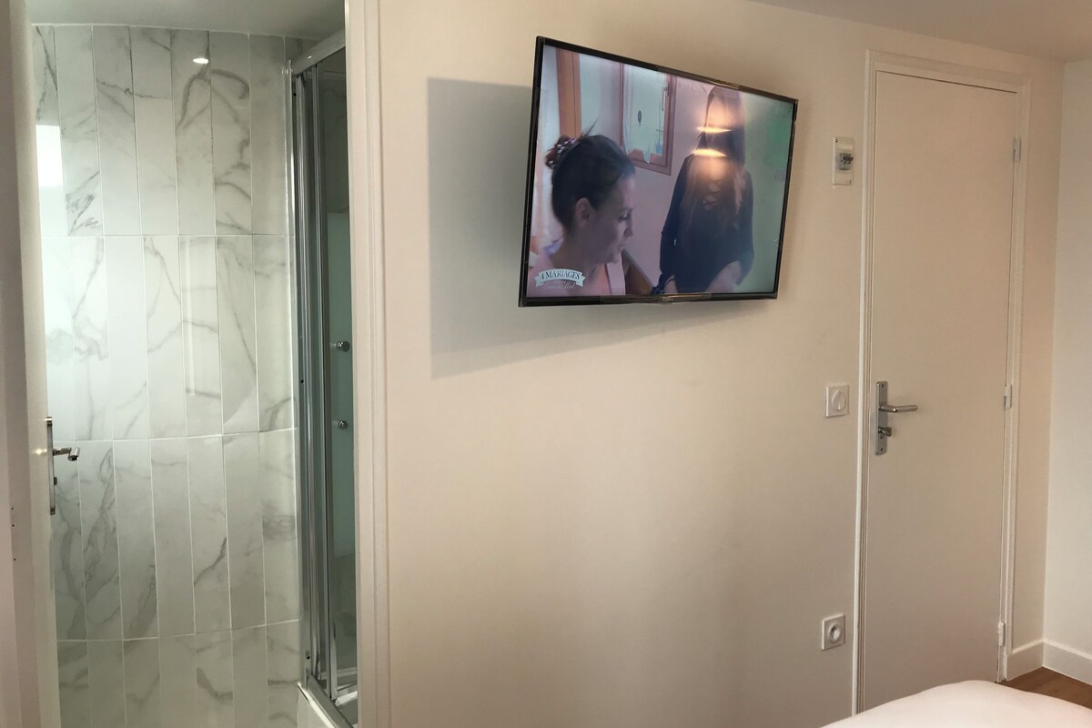 STANDARD DOUBLE ROOM FOR SINGLE USE