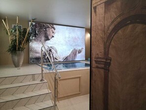 Sauna, hot tub, steam room, body treatments, body wraps, body scrubs