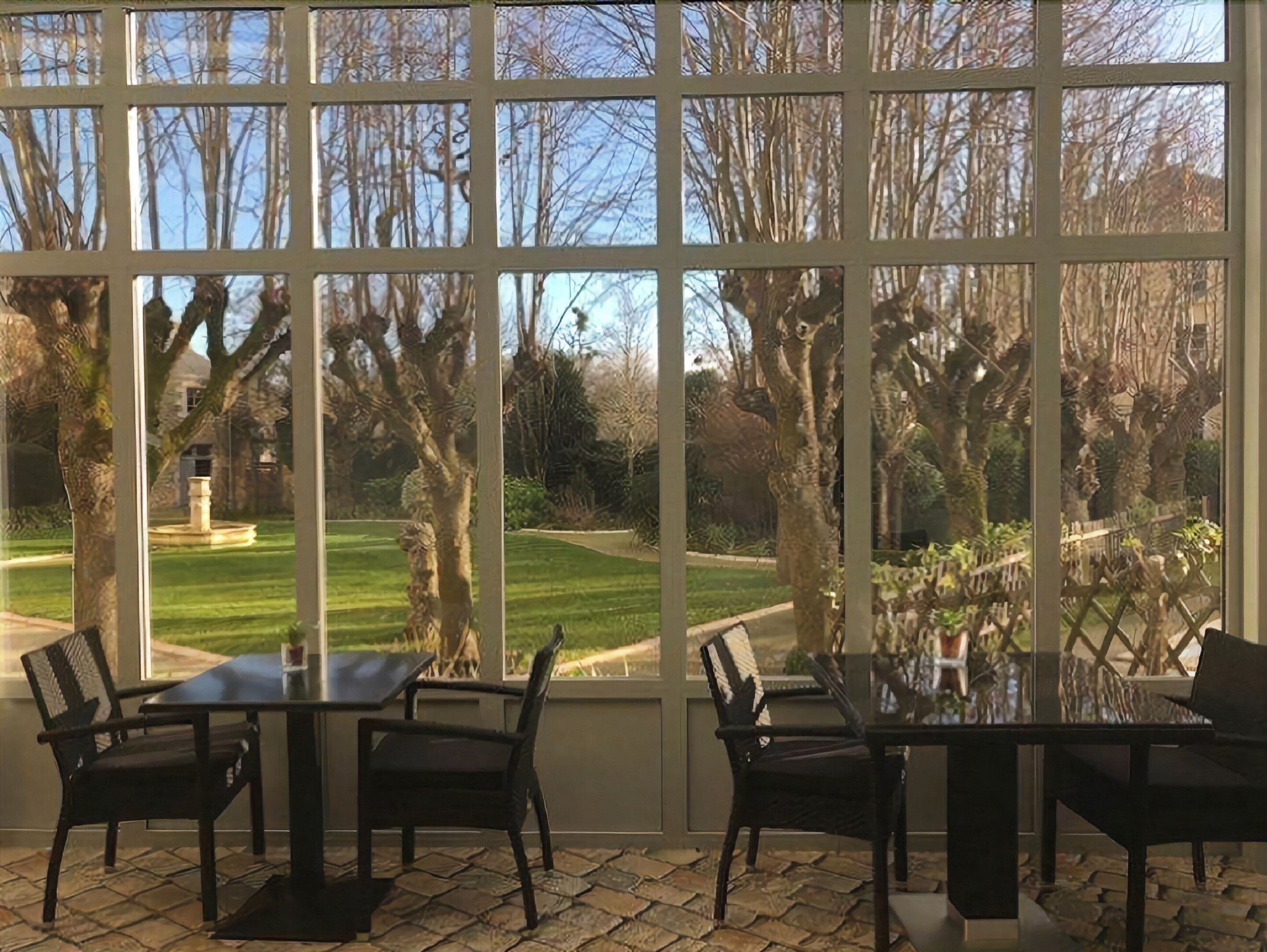 daily continental breakfast (eur 16 per person)