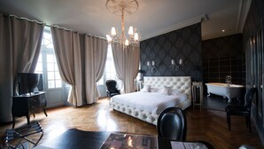 ห้องสวีท (Harmonie Baroque) | มินิบาร์, ตู้นิรภัยในห้องพัก, โต๊ะทำงาน, ห้องเก็บเสียง