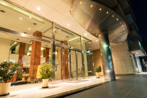 Front of property – evening/night - Icaro Suites (Buenos Aires)
