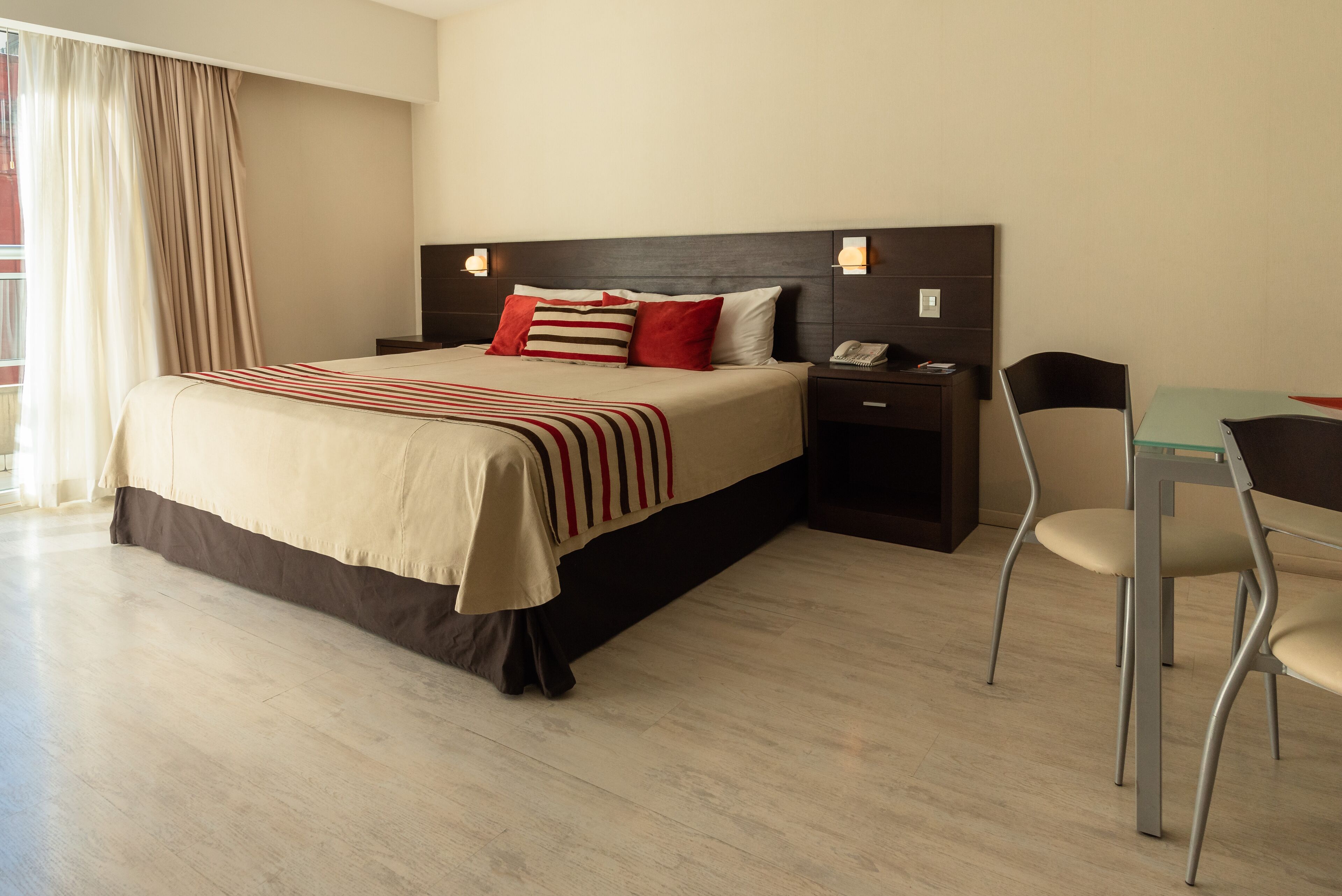classic suite, 1 king bed | 1 bedroom, premium bedding, down duvets, pillow-top beds