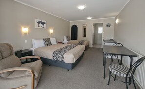 Ameublement personnalisé, bureau, rideaux occultants