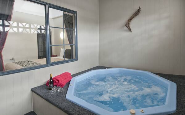 Sport of Kings Motel