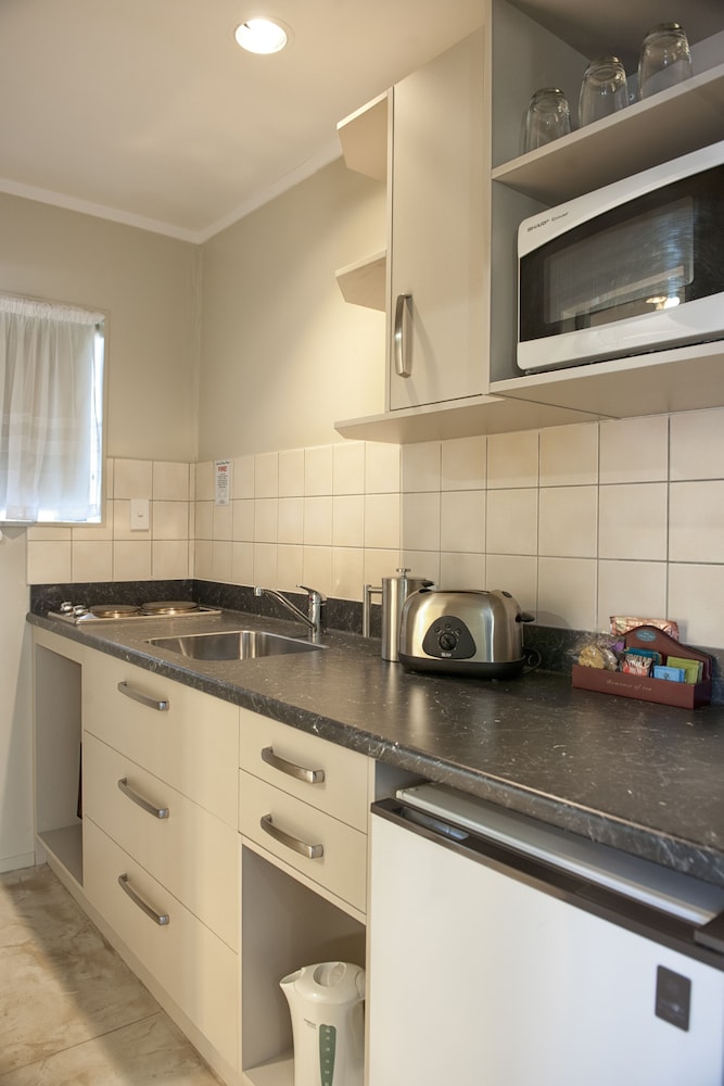 Sport of Kings Motel by null