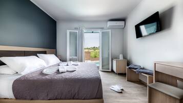 Superior Double Room, Private Pool | Premium bedding, Tempur-Pedic beds, in-room safe, individually decorated