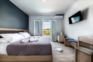 Habitación doble superior, alberca privada | Ropa de cama de alta calidad y camas Tempur-Pedic