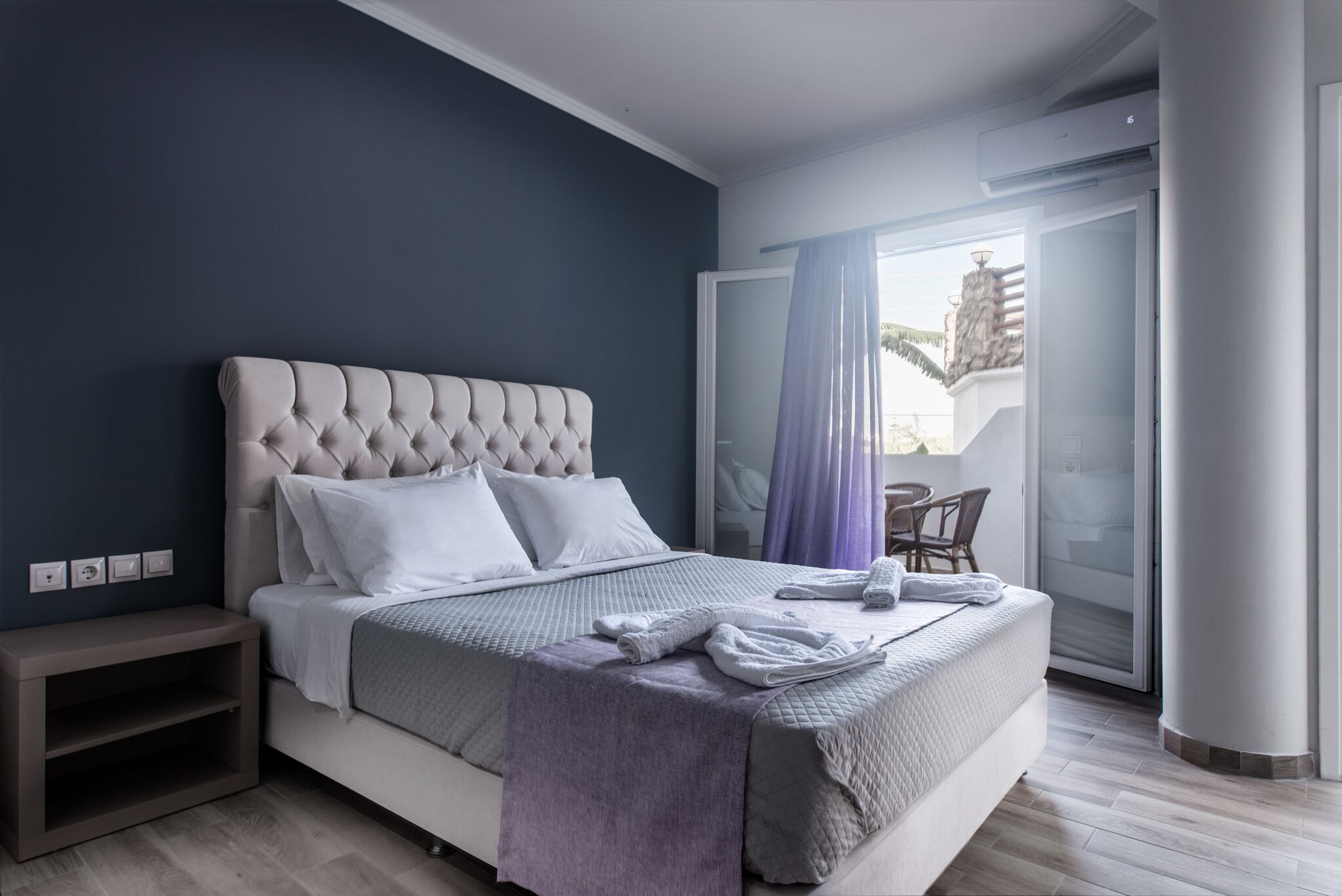 Ropa de cama de alta calidad, colchones Tempur-Pedic, caja fuerte