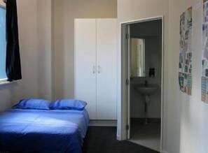 Standard-Doppelzimmer, mit Bad (No window) | Hochwertige Bettwaren, Bügeleisen/Bügelbrett, kostenloses WLAN