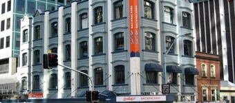Surf 'N' Snow Backpackers - Hostel