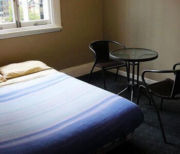 Hochwertige Bettwaren, Bügeleisen/Bügelbrett, kostenloses WLAN