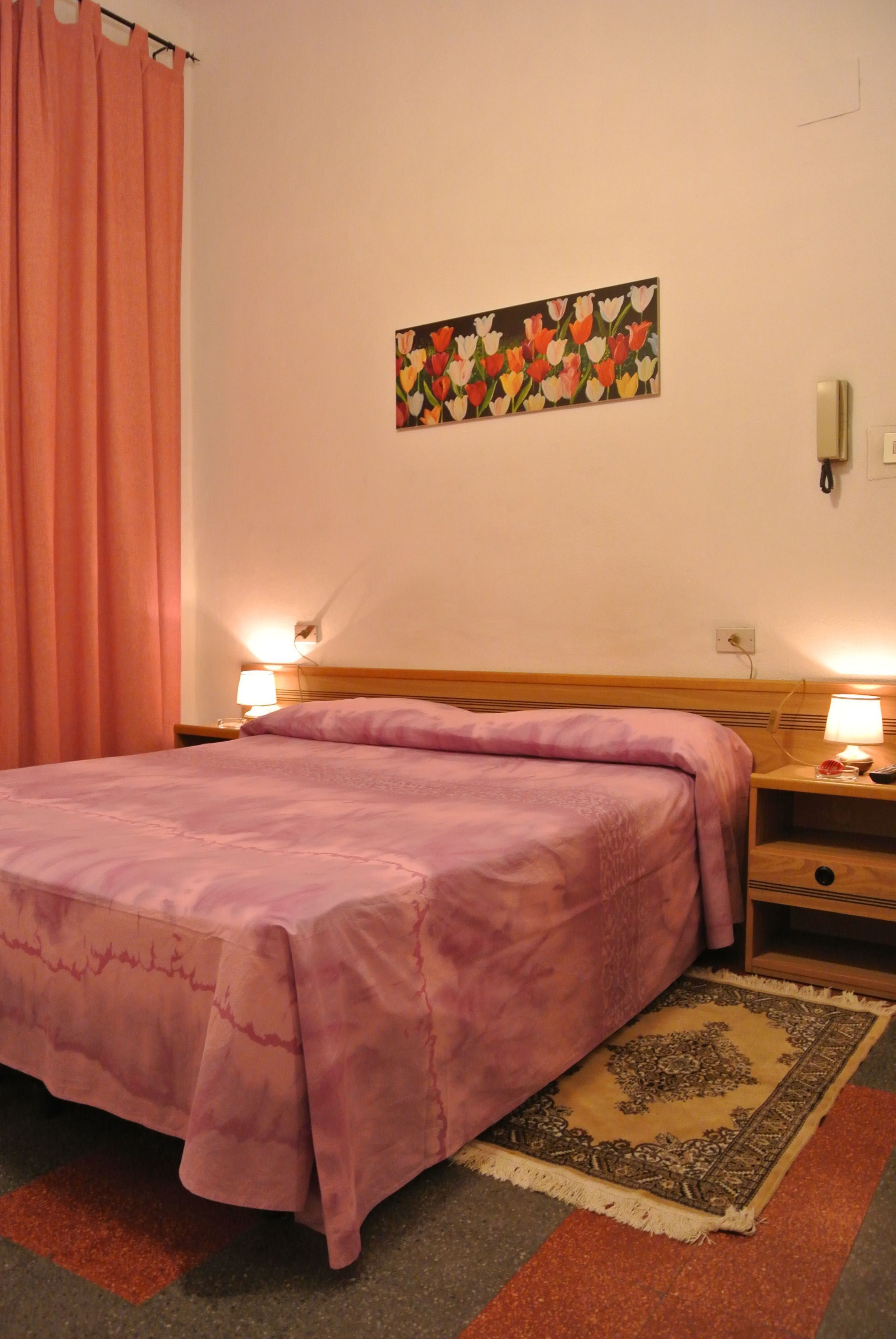 egyptian cotton sheets, in-room safe, desk, free wifi